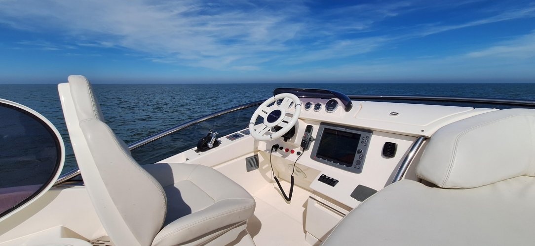 Azimut 43 foto: 30