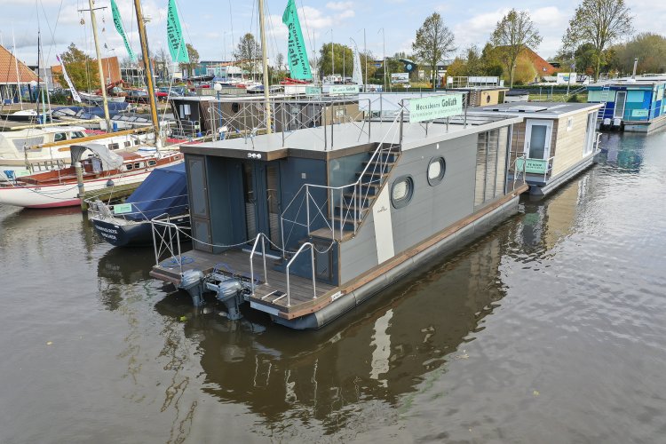 Campi 400 Houseboat