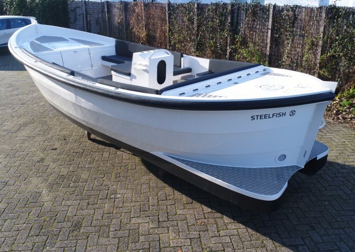 Steelfish 670 vaarklaar Wit 60pk Suzuki verkocht foto: 5