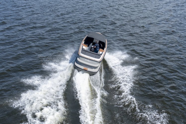 Oudhuijzer 740 TENDER met afsluitbare Cabine voor bv. toilet