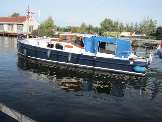 Ex-politieboot 10.50 foto: 11