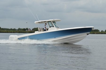 Boston Whaler330 Outrage