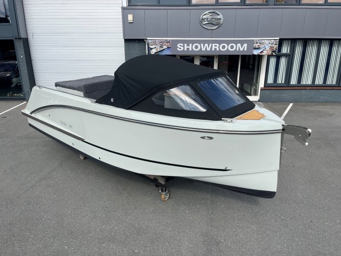 Maxima Boats 640 in agaatgrijze kleurstelling op voorraad!