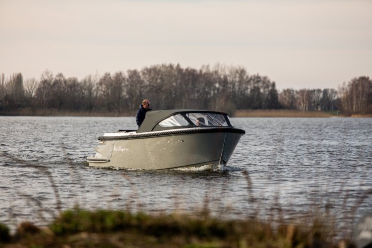 Oudhuijzer 740, gezien op de HISWA ? hoofdfoto: 1