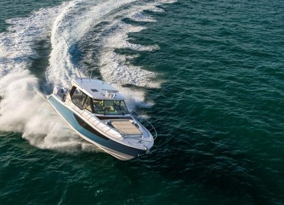 Boston Whaler405 Conquest