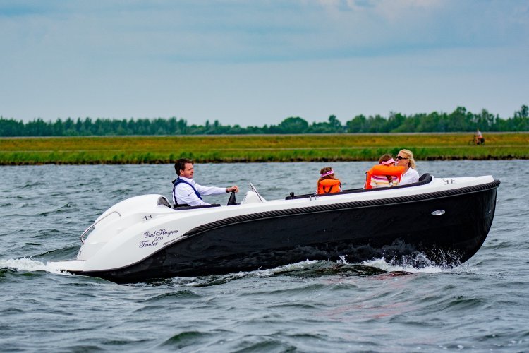 Oud Huijzer 600 Tender