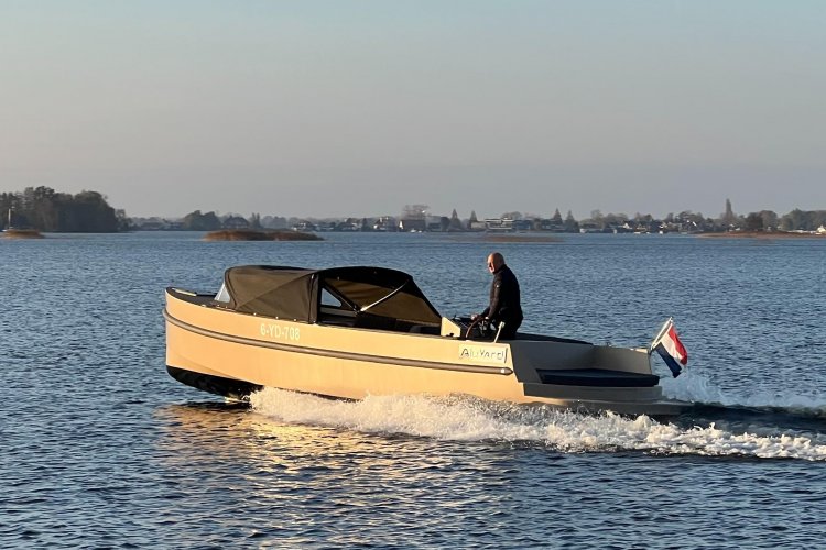 VanVossen 850 Tender