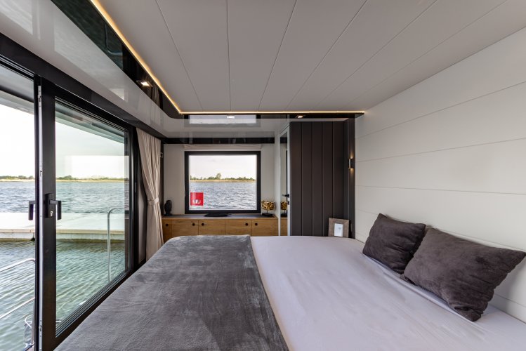 Nomadream Cat-House 1200 Double Decker Houseboat foto: 22