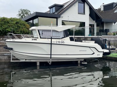 Quicksilver805 Pilothouse