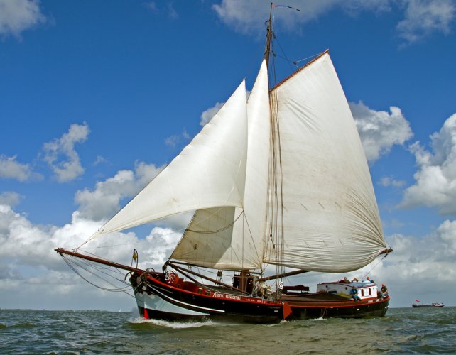 Klipperaak met vaste ligplaats Almere Woonboot