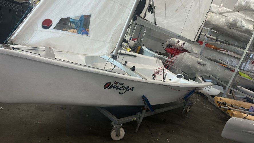 WorldWideSailing Topper Omega 