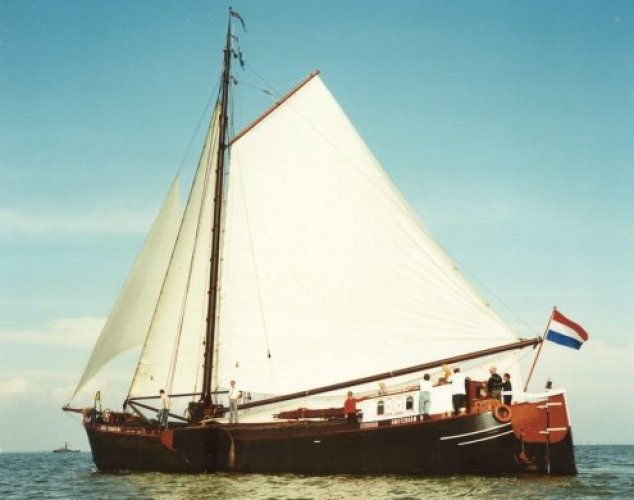 Klipperaak met vaste ligplaats Almere Woonboot foto: 8