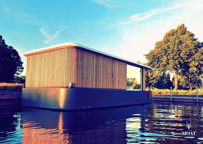 Houseboat MOAT Floating Hotel Room