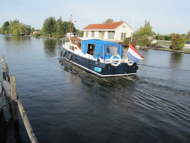 Ex-politieboot 10.50 foto: 12