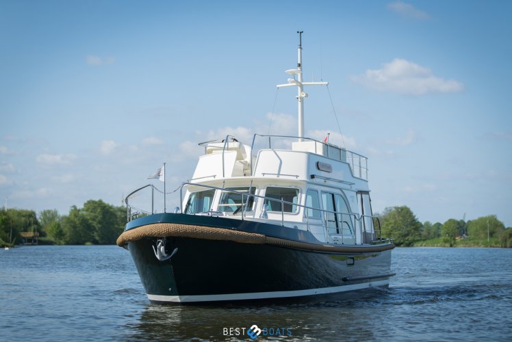 Linssen Classic Sturdy 36 Sedan Deck Bridge