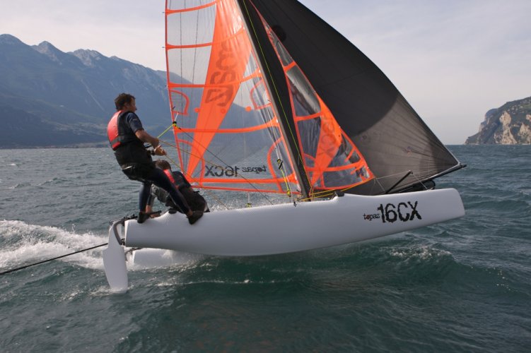 WorldWideSailing  Topper Cat16 foto: 10