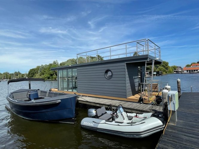 Aqua-House Harmonia 340L Houseboat