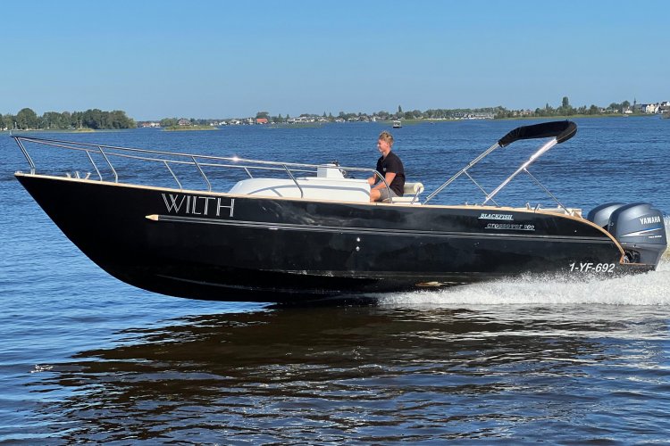 Center Console Blackfish Crossover 900