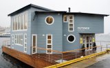 Grey Floating House Houseboat foto: 0