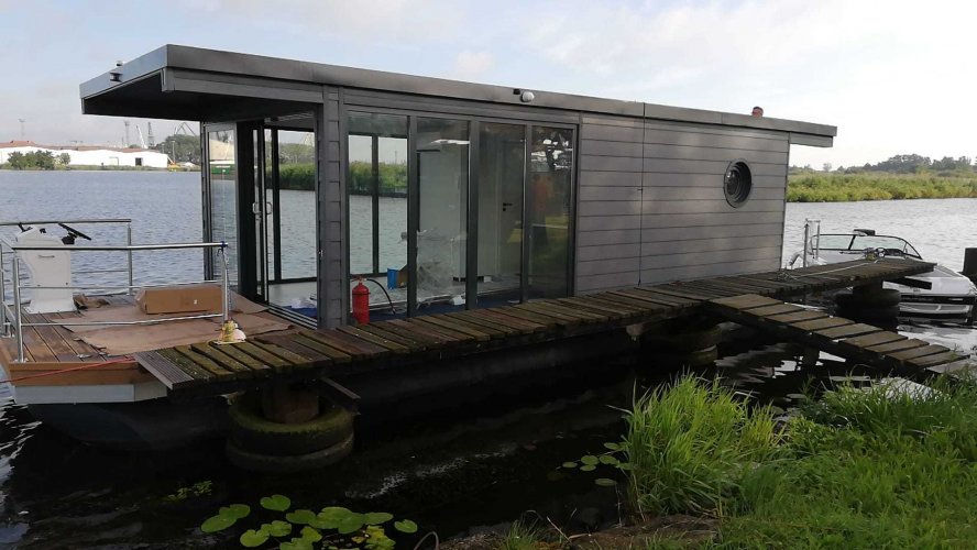 Aqua-House Harmonia 340L Houseboat