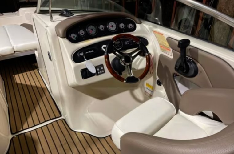 Searay  240 sundeck