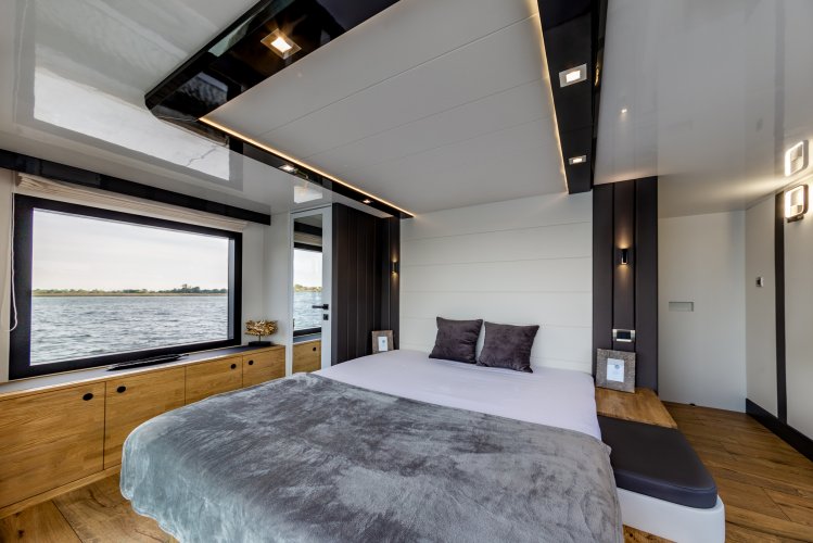 Nomadream Cat-House 1200 Double Decker Houseboat foto: 20