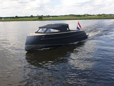 Van Vossen777 Tender Sport