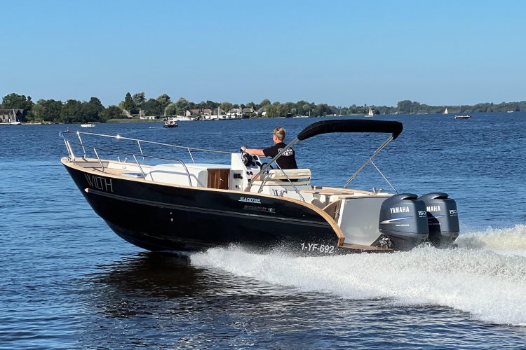 Center Console Blackfish Crossover 900