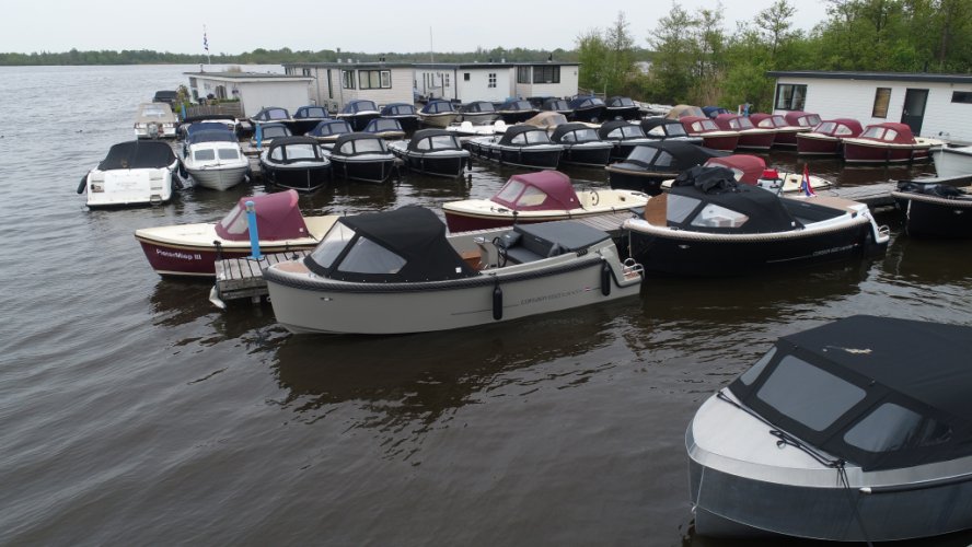 Corsiva 650 tender Suzuki 30pk DEMO GRIJS Verkocht hoofdfoto: 1