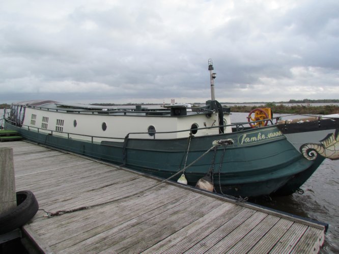 Motorplatbodem Varend Woonschip hoofdfoto: 1