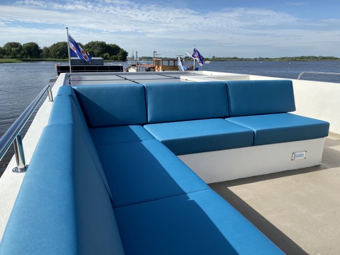 HOMESHIP VaarLoft Volledig Elektrische Houseboat foto: 32